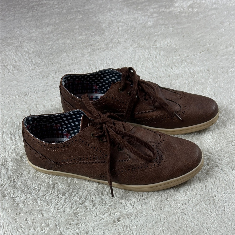 Ben Sherman oxford wingtip sneakers in brown, size 9.5‎